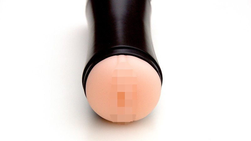 Fleshlight in einer schwarzen Dose